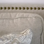 tete de lit a faire soi meme — Tête de lit à faire soi-même : tissu tendu, lattes et tringle